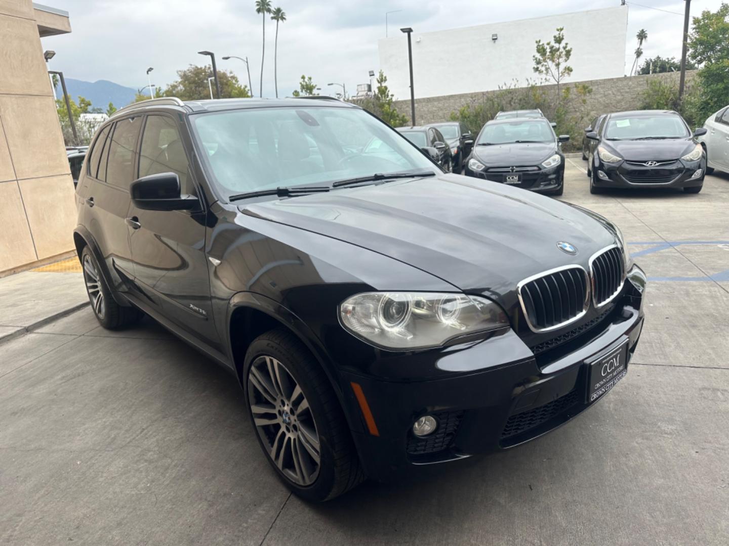 2013 Black /Black BMW X5 Leather (5UXZV4C59DL) with an 6 cylinder engine, Automatic transmission, located at 30 S. Berkeley Avenue, Pasadena, CA, 91107, (626) 248-7567, 34.145447, -118.109398 - Are you on the hunt for your next vehicle but struggling with a less-than-perfect credit history? Look no further! Our dealership proudly serves Pasadena, Altadena, Glendale, and surrounding areas, offering a diverse selection of high-quality used Buy Here Pay Here (BHPH) vehicles tailored to meet y - Photo#6